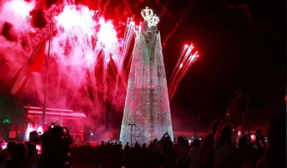 Paraibano assina imagem gigante de Nossa Senhora de Nazaré no Círio