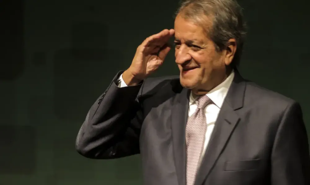 “Não gostei”, reage presidente do PL à carta de Flávio Bolsonaro após saída do Brasil